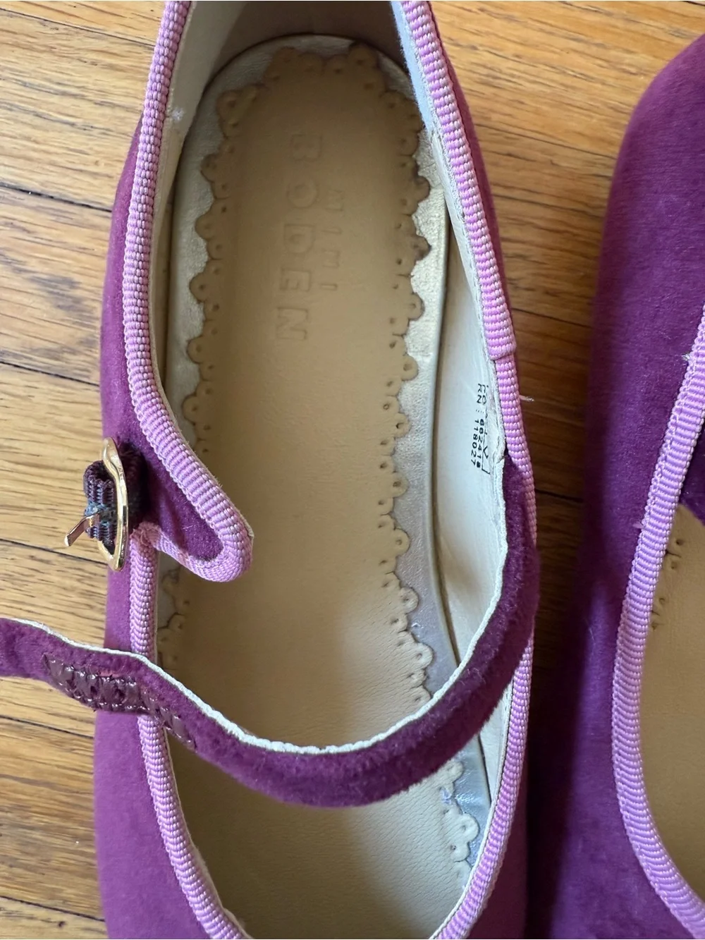 Mini Boden Velvet Mary Jane Shoes Deep Wisteria